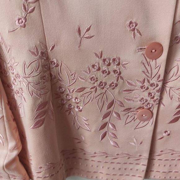 Dana Buchman silk embroidered skirt suit set. Size 6 Peachy pink - Picture 10 of 12
